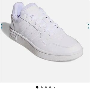 Brand new white addidas   sneakers! Never worn ! Basketball sneakers addidas